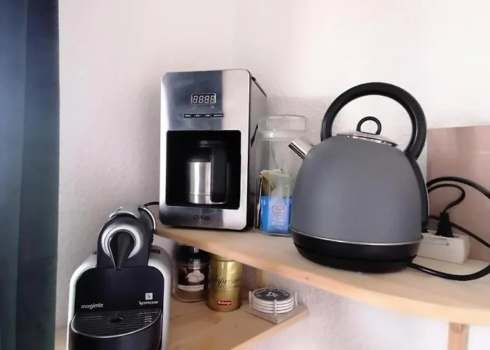 Le Chanteloup - Joli Pied Des Pistes Mae-9431 *